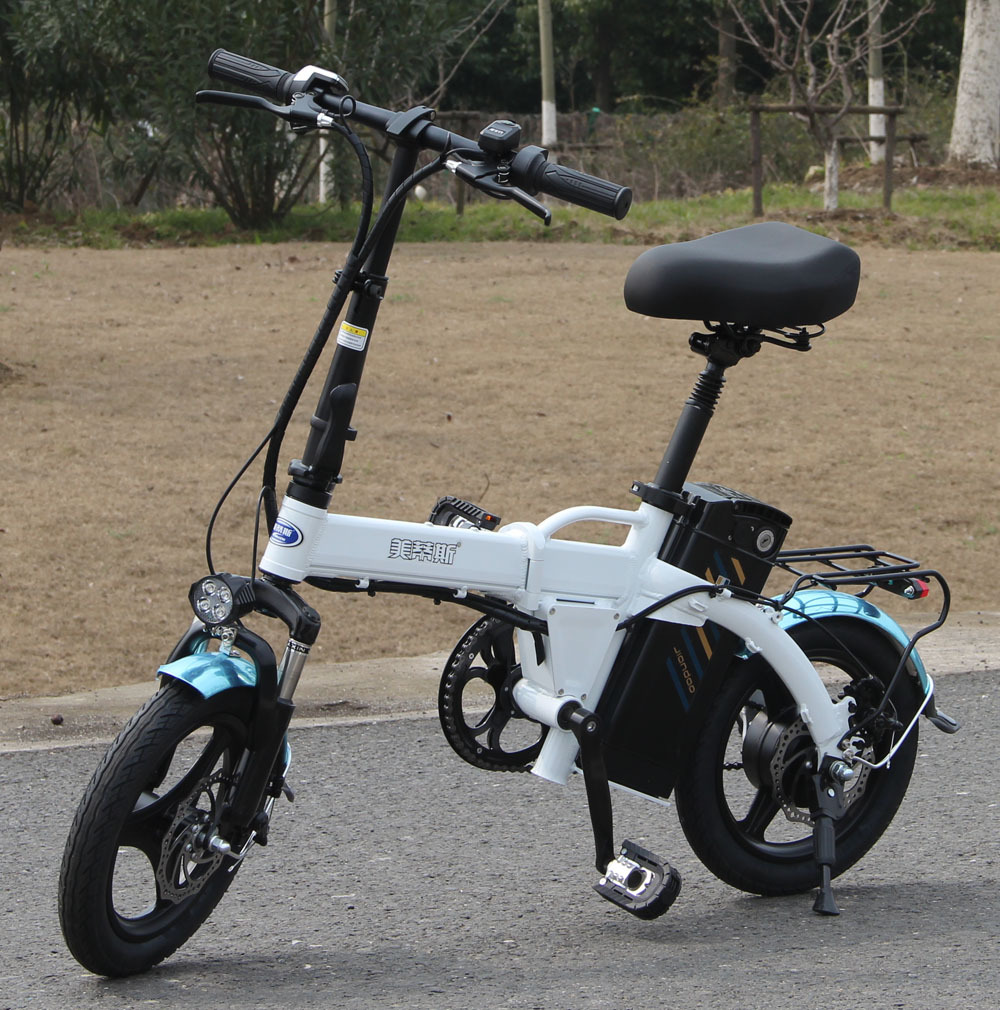 出口代驾m8小型电动车 可放轿车后备厢 长跑王代驾电瓶车厂家