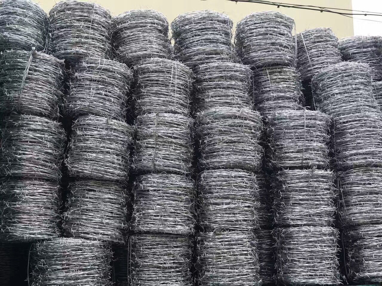 镀锌刺绳供应刀片刺丝刀片监狱防护网刀刺防爬网