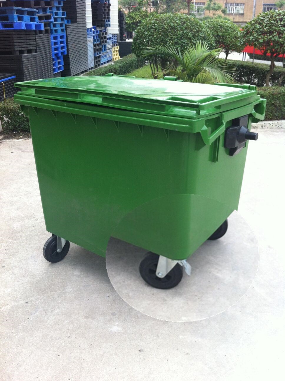 鼎宏供应小区物业环卫绿色垃圾桶 660l升带刹车盖子塑料垃圾桶