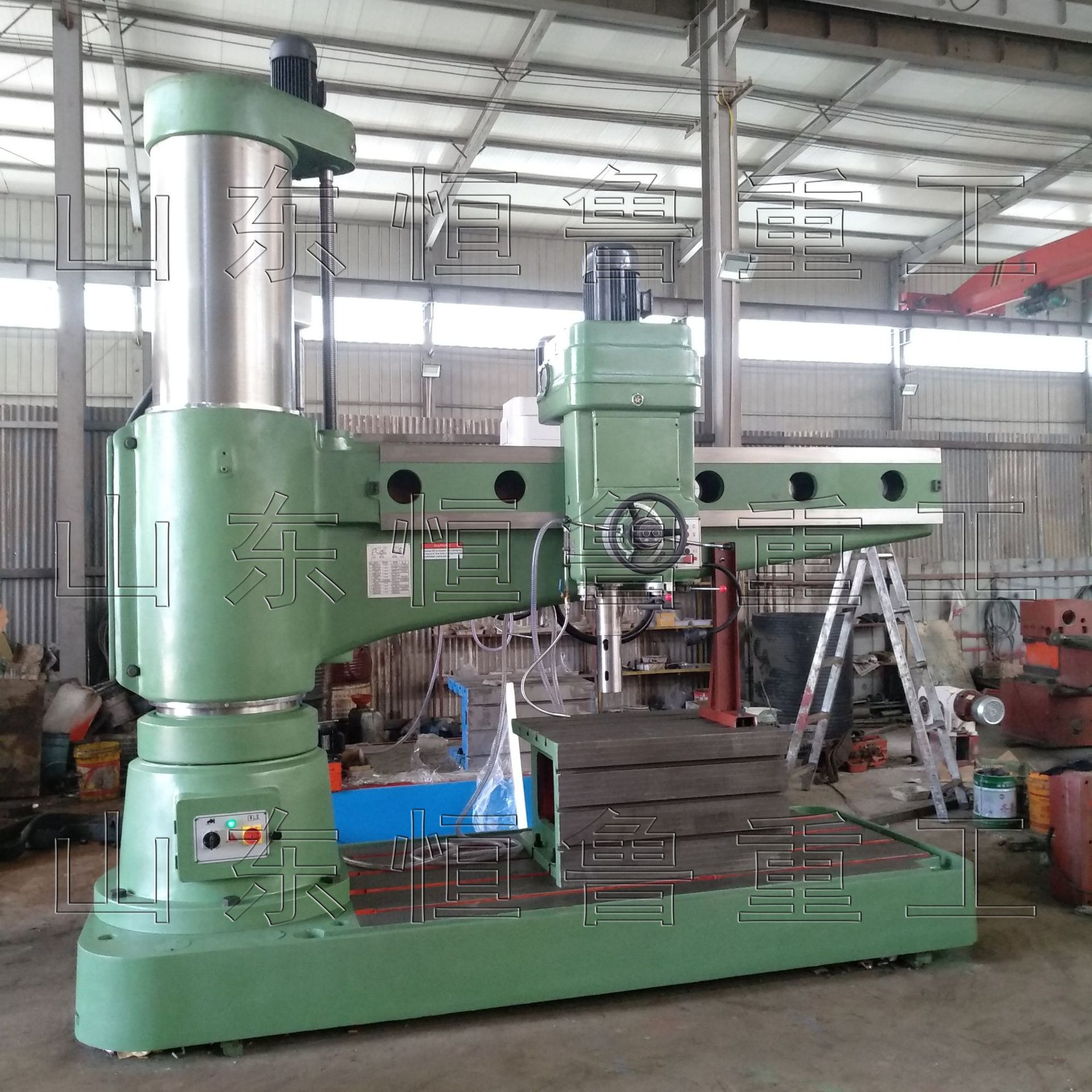 供应z3050x16液压摇臂钻床横臂钻床操作灵活厂家直销价格合理