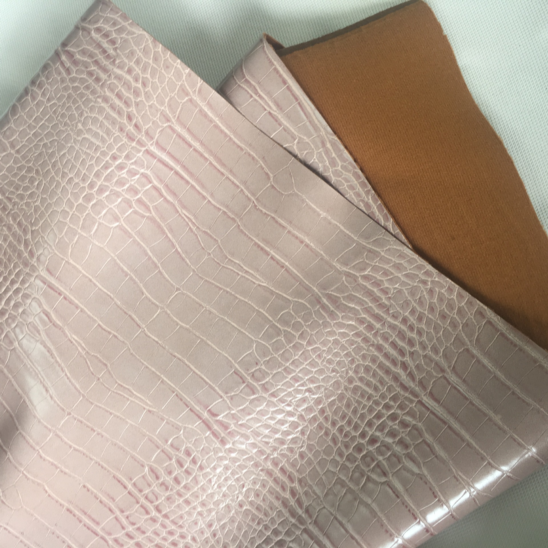 骏荣皮革现货油皮鳄鱼纹pu皮革面料大小石头纹座椅软包手表带