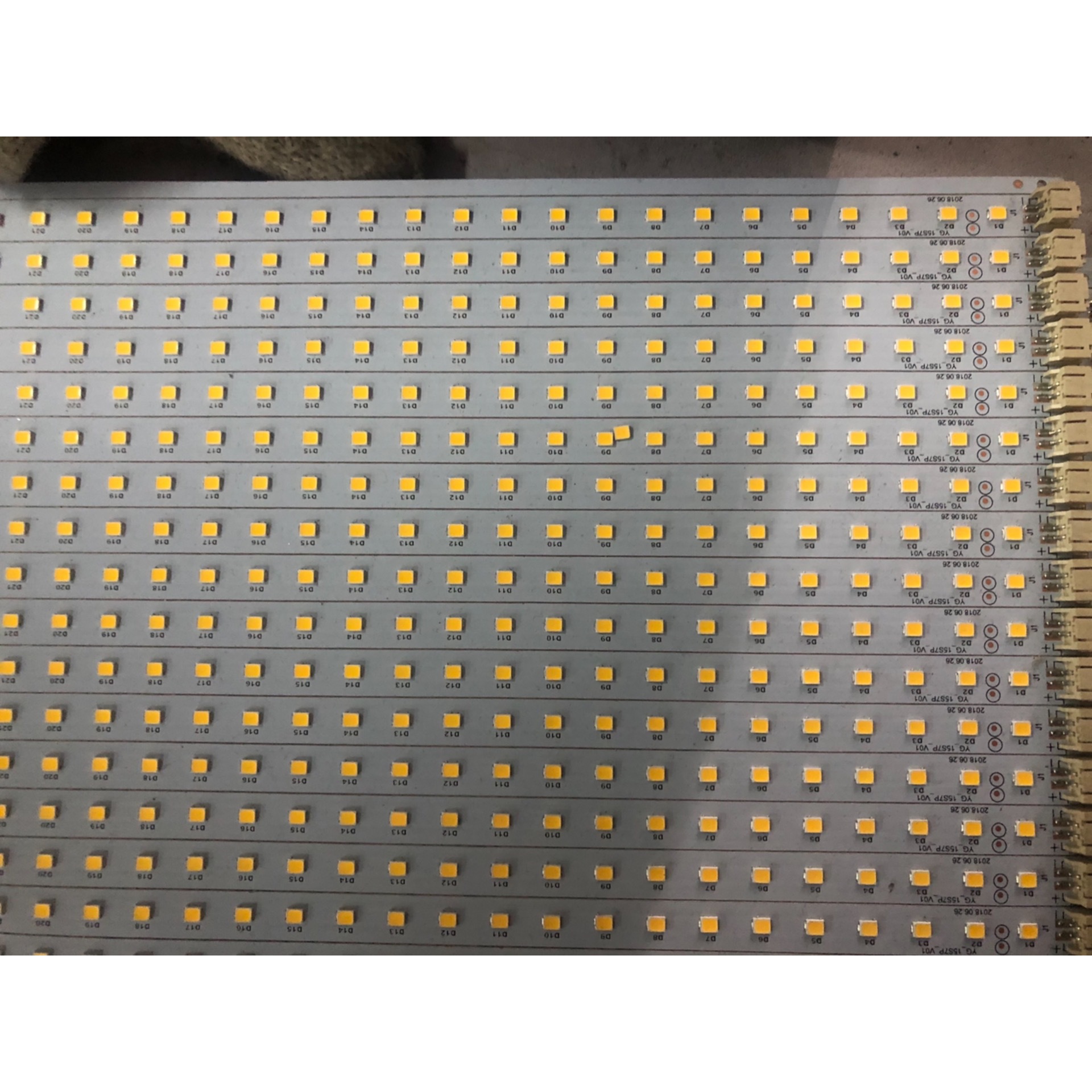 东莞厂家led贴片加工1.2-1.5铝基板贴片加工价格优惠