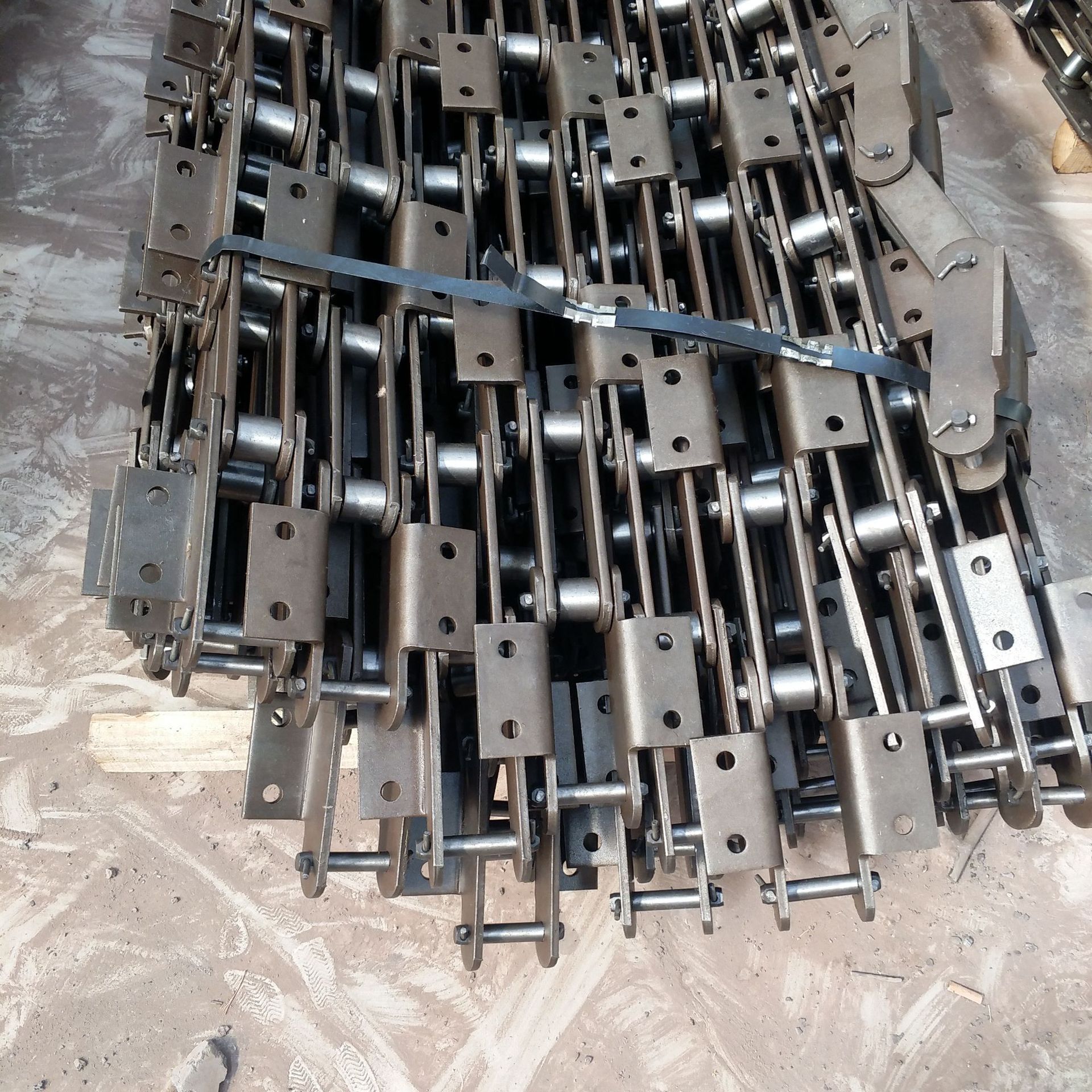 大量现货供应斗式提升机ne系列 ne提升机配件板式提升链条输送机