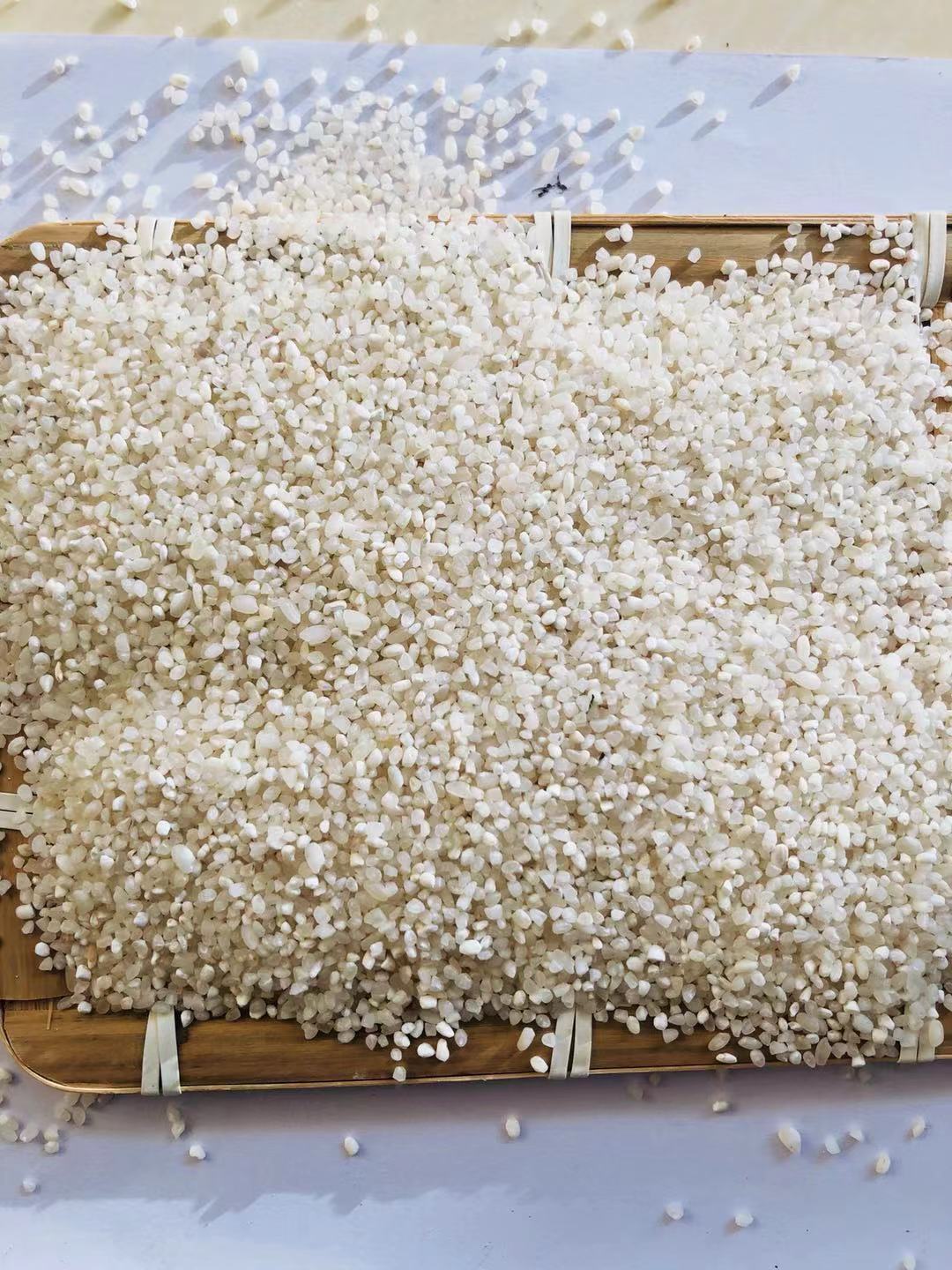 供应碎米 饲料用颗粒状碎米 畜牧养殖中碎米 量大从优欢迎洽谈