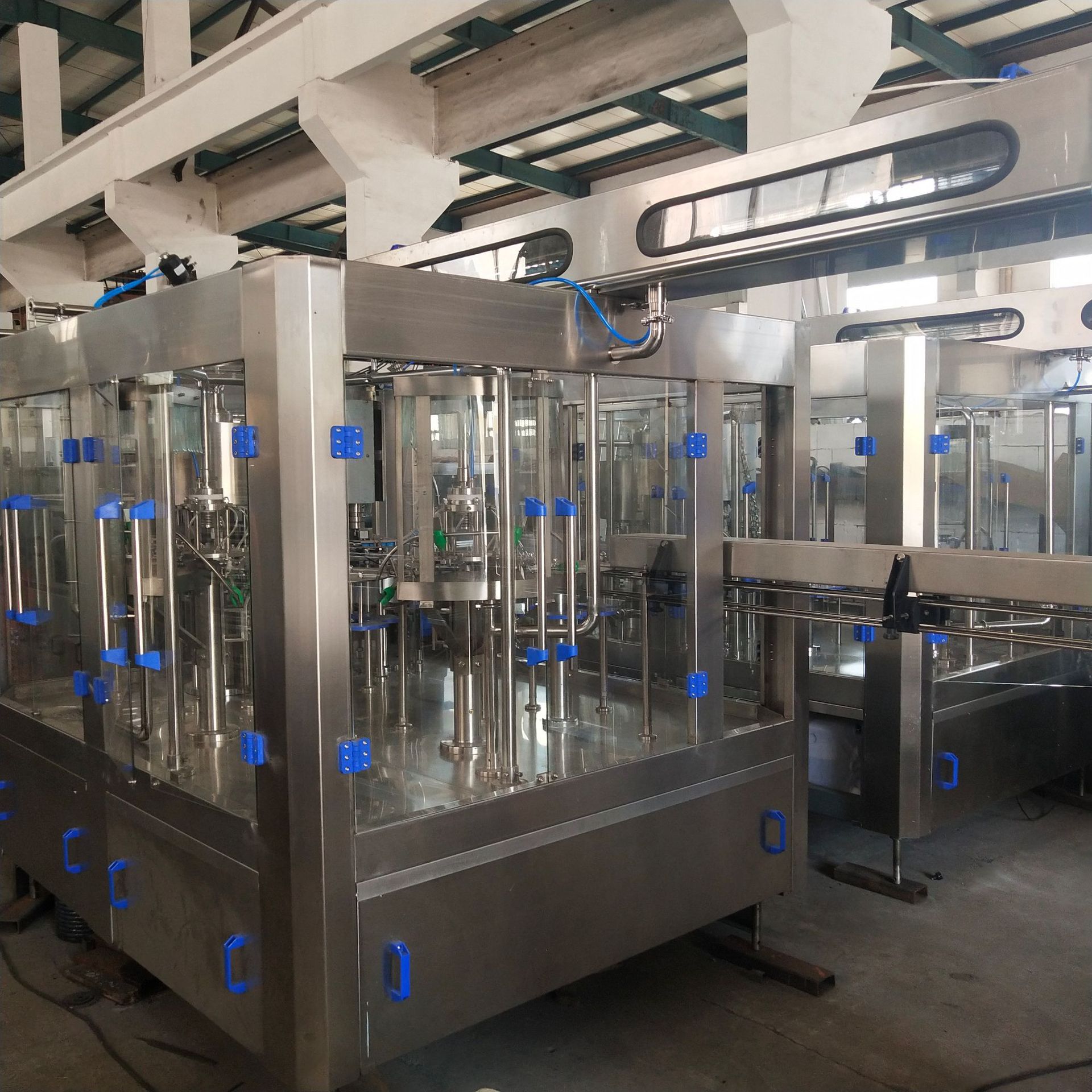 三合一灌装机 全自动灌装机 小瓶水灌装机 饮料灌装机