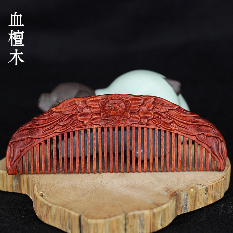 厂家直销赞比亚血檀梳防止静电双面雕刻雕花血檀梳子节日礼品