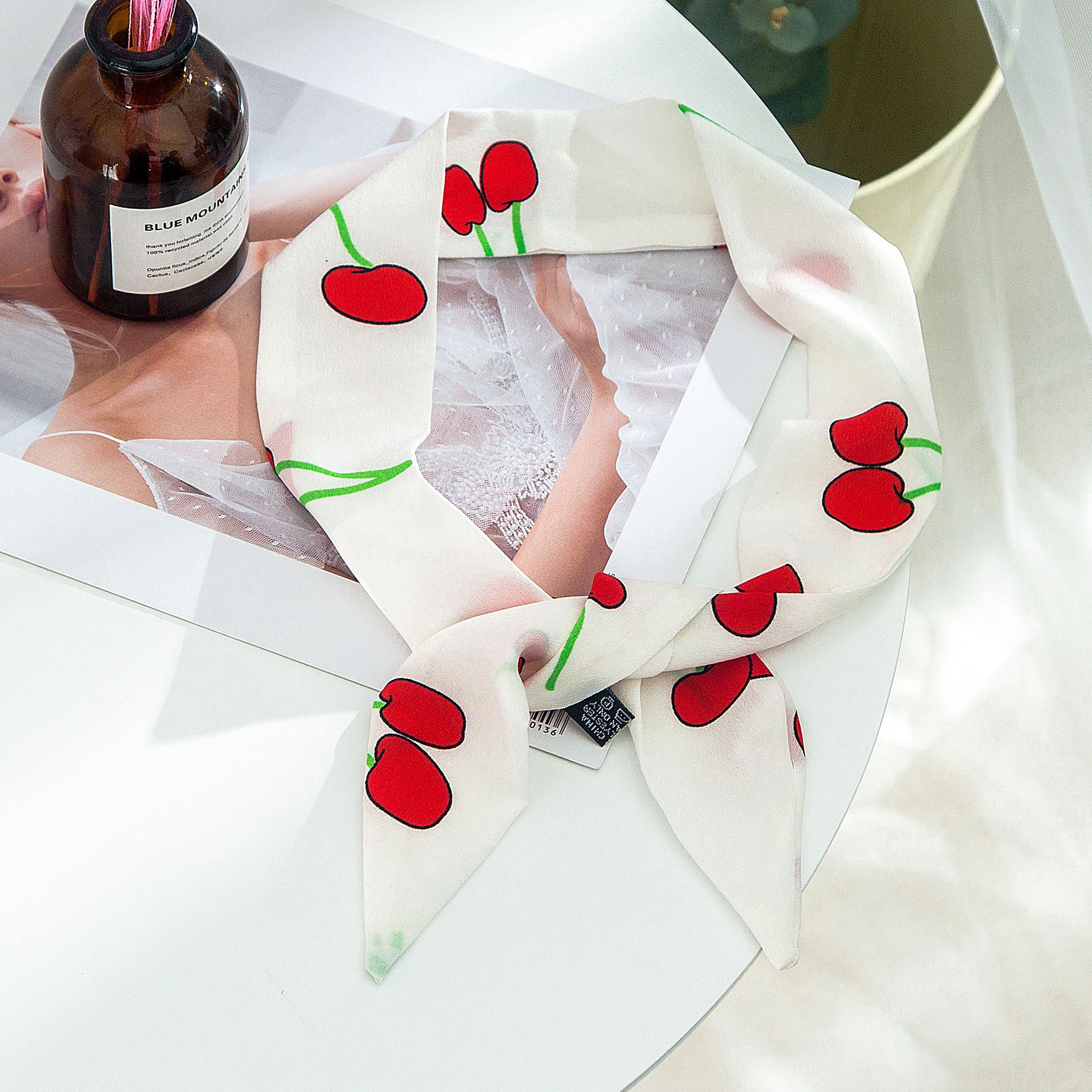 水果丝巾女白色樱桃秋冬长款印花围巾百搭薄款长条小丝巾包包缠带