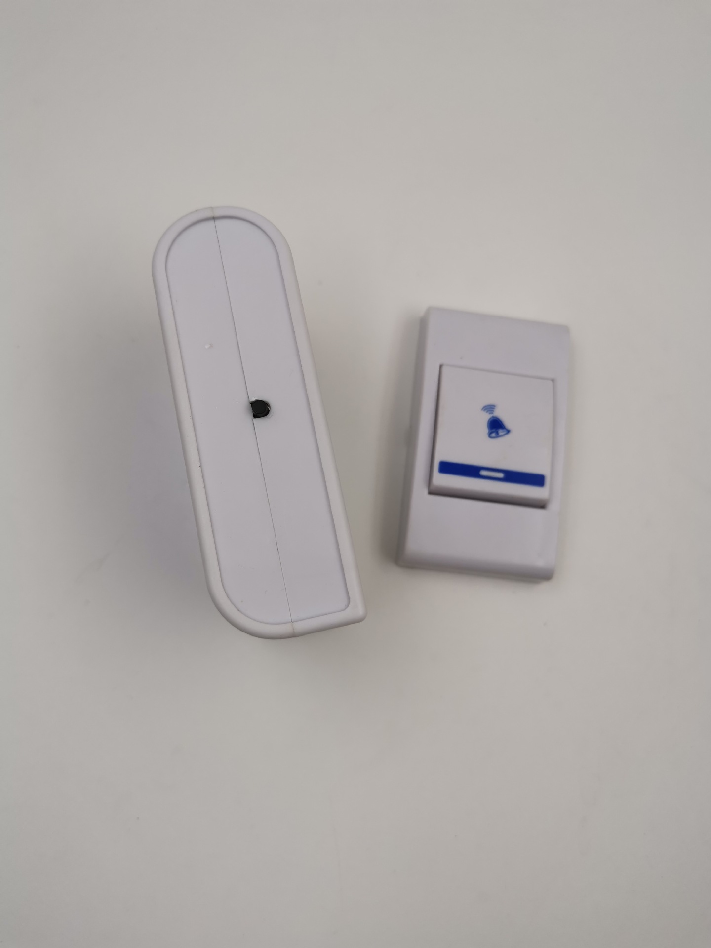 4*2cm产品规格:产品名称:68无线遥控门铃 电池门铃商品描述类