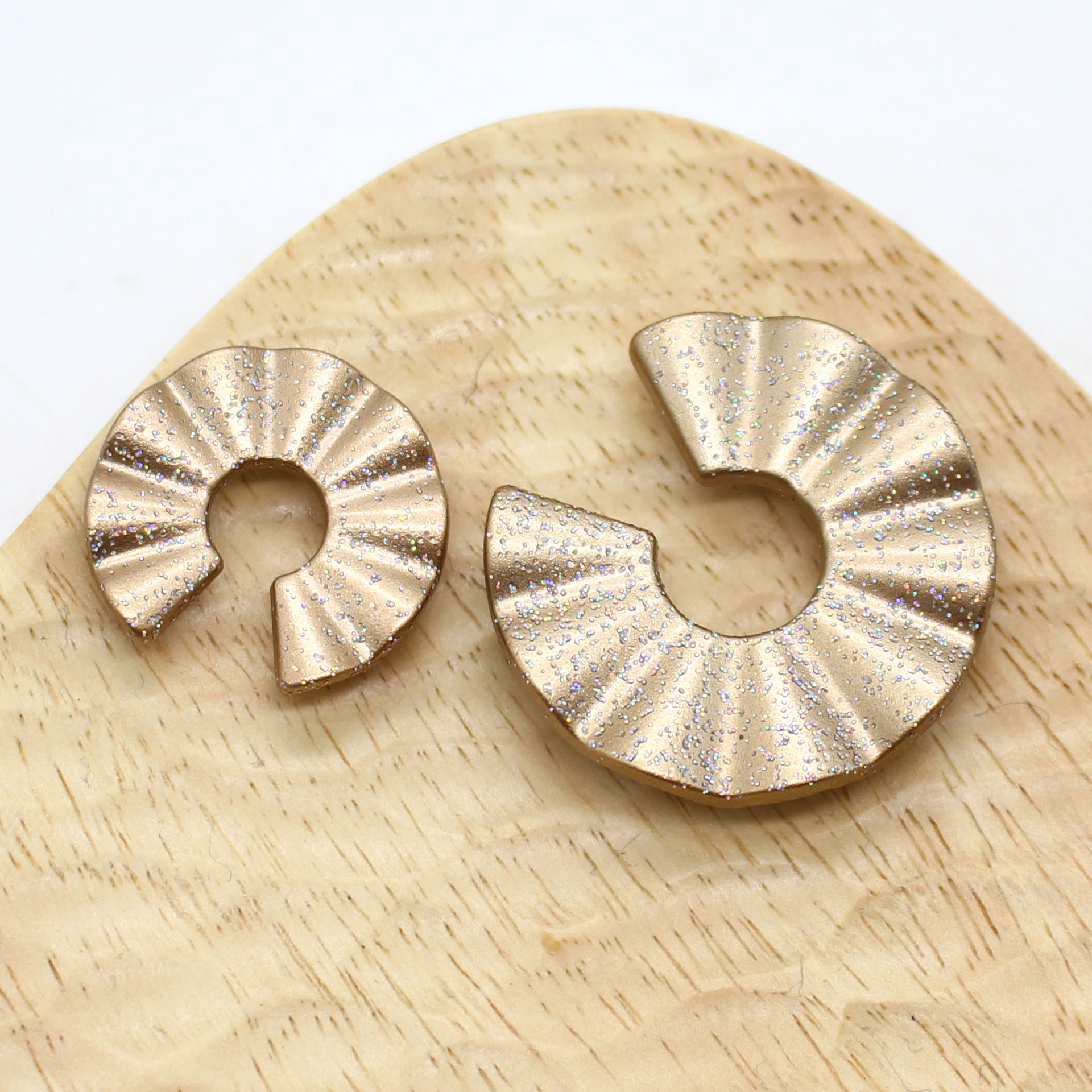 金歌辅料 金属手缝纽扣c字手缝扣子不不规则纽扣波浪纹装饰大衣扣