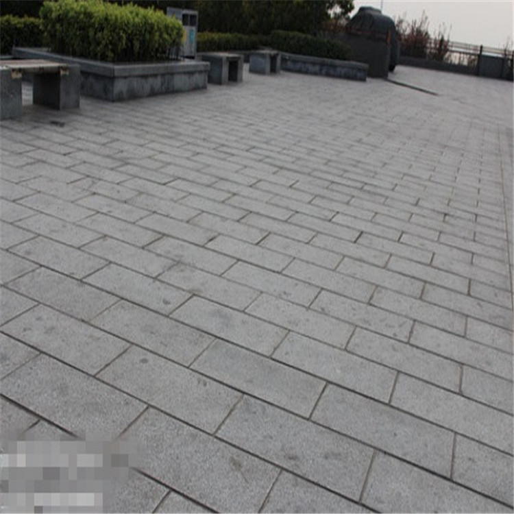 厂家芝麻白芝麻灰火烧板荔枝板花岗岩地砖 广场铺地石