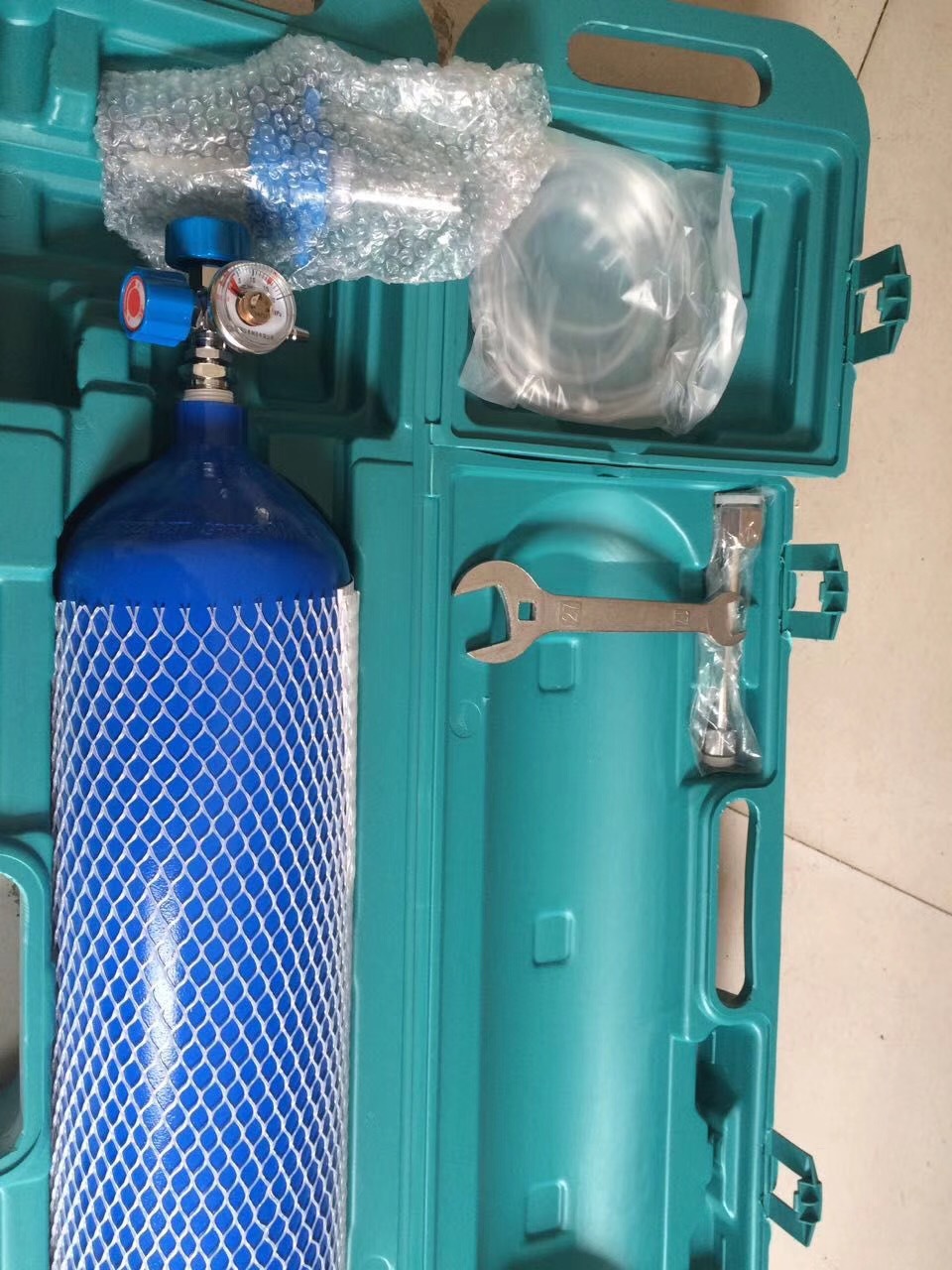 医用2l4l氧气瓶 家用小型气瓶便携式氧气瓶 孕妇老人均可使用