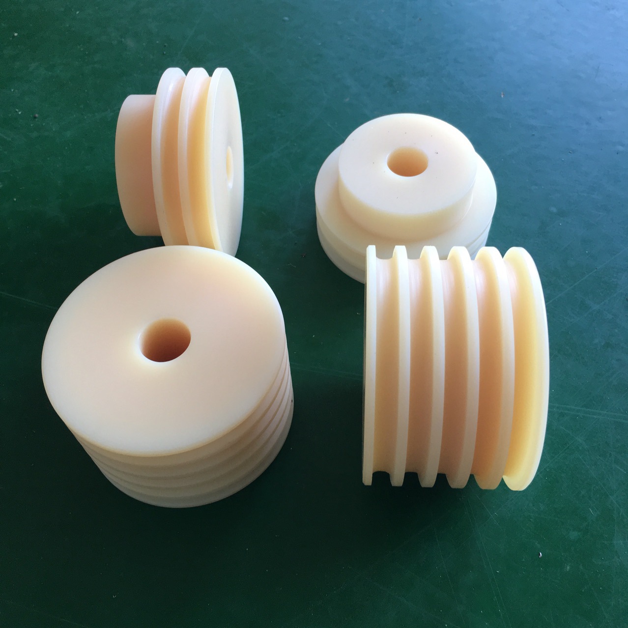 生产mc尼龙滑轮 各种耐磨尼龙滚轮 大小规格不同样式尼龙滑轮定做