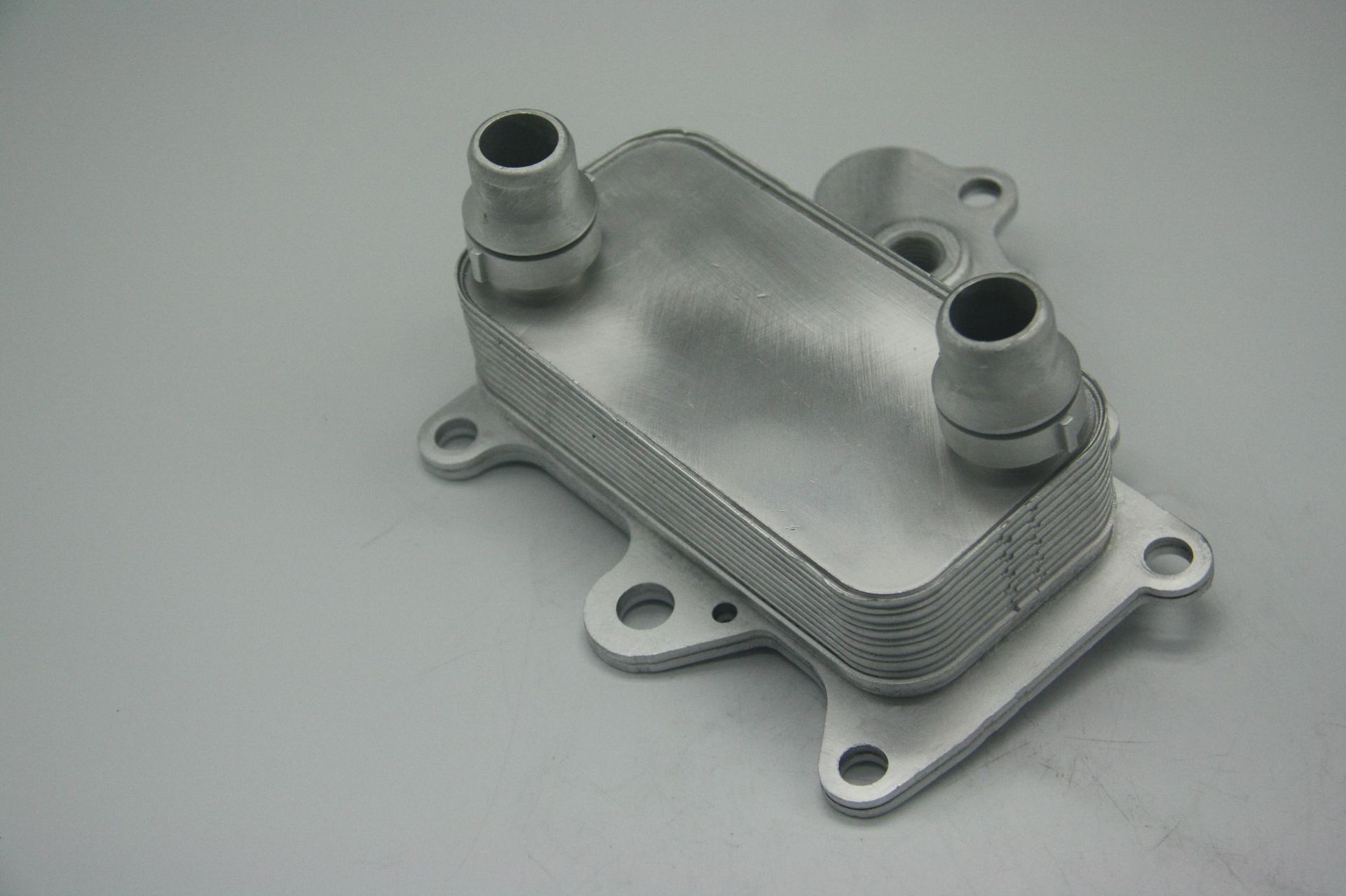 发动机机油散热器冷却器油冷器55236720