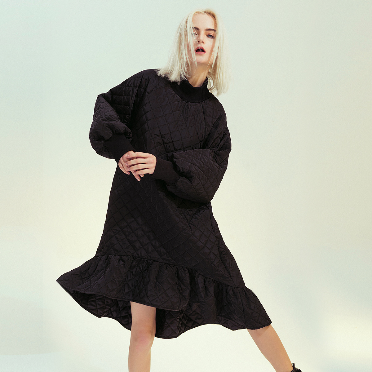 21a/w 复古摩登风 高领菱格夹棉宽松版棉服鱼尾裙连衣裙1257