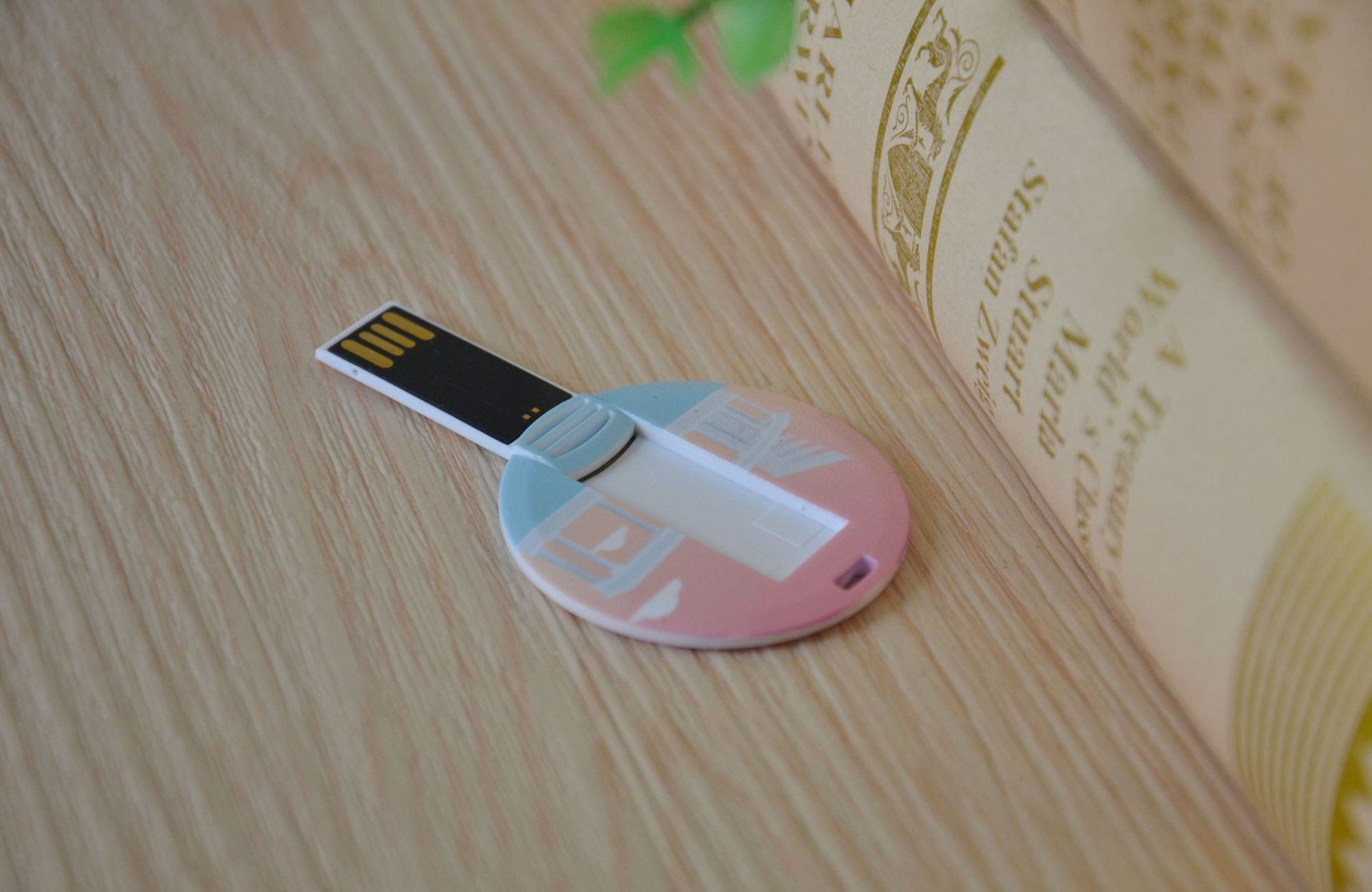 可自定义个性化图案,广告面积大,卡片u盘不但可以吸引人们的眼光,更