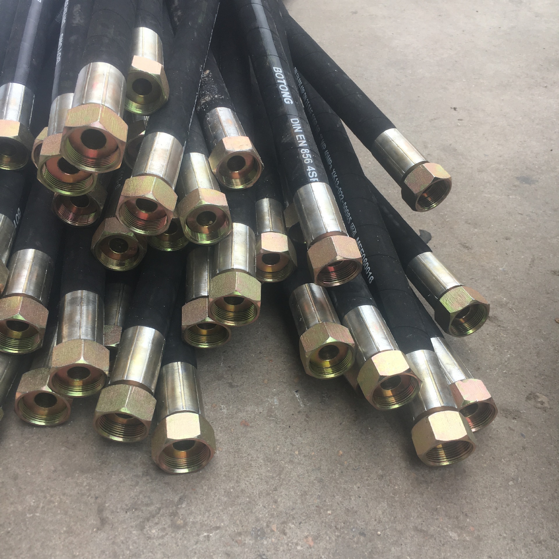 高压胶管总成 定制各种规格 钢丝液压胶管 钢丝编织胶管