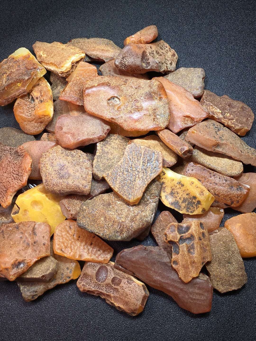 天然琥珀蜜蜡原石原汁原味轻挫即香可diy挂坠挂饰