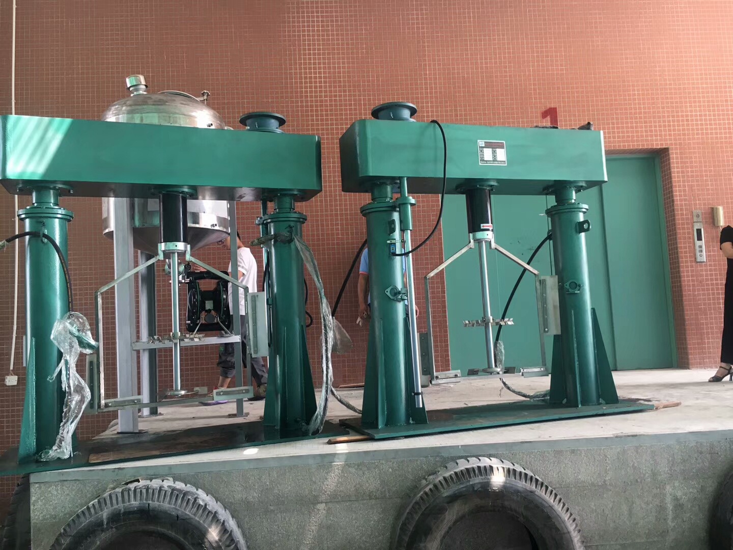 龙门式22kw同心双轴分散机高低速高粘稠物料膏体刮壁机厂家可定制