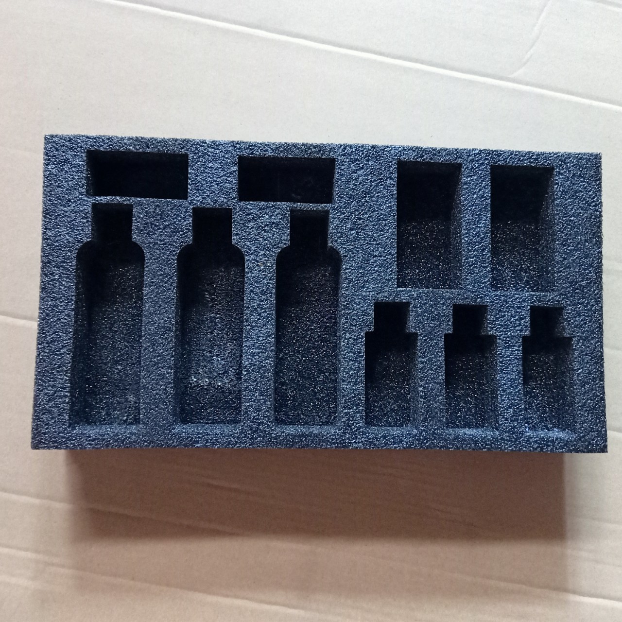 广州定制epe珍珠棉包装盒黑色珍珠棉内衬 物流运输防震包装定做?