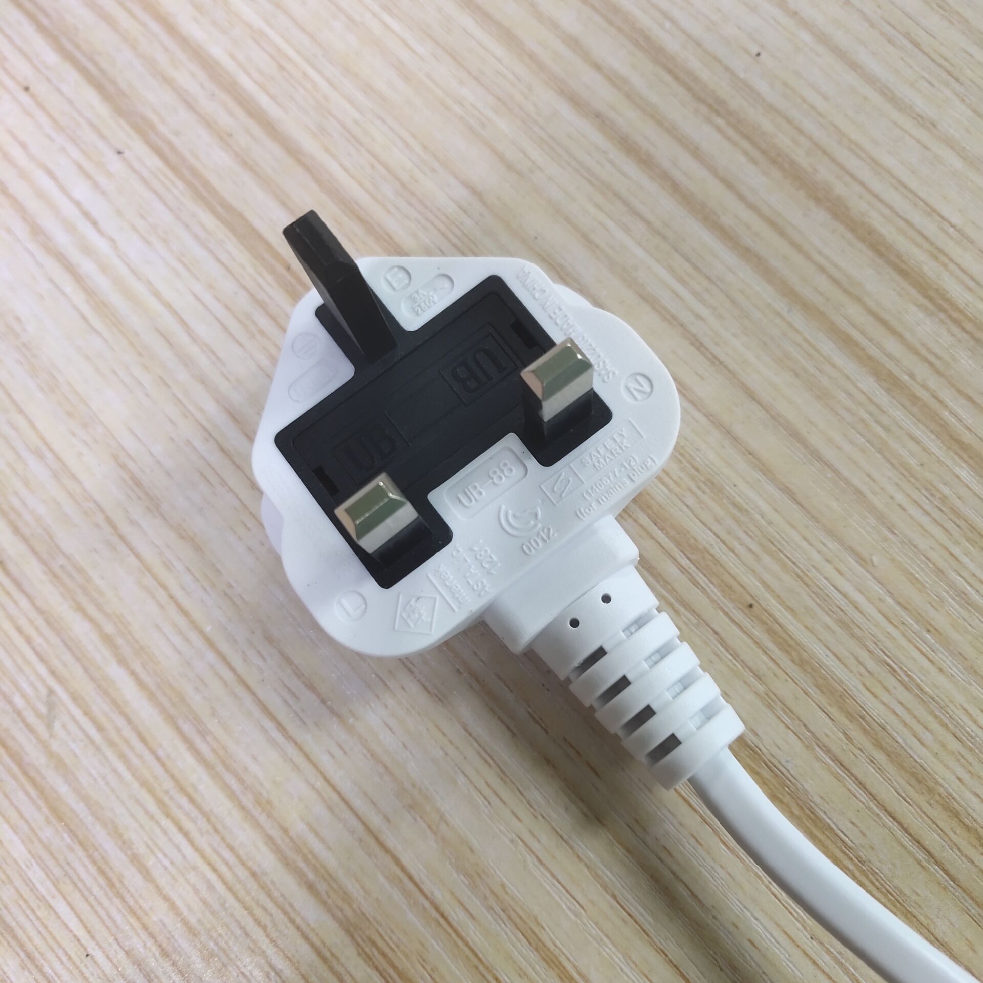 英规电源线bs插头电源线英式电源线英标大支塑胶脚不断插头带线