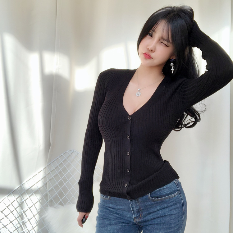 韩国2021春季新显胸深v领修身开襟纽扣薄款针织衫开衫毛衣女上衣
