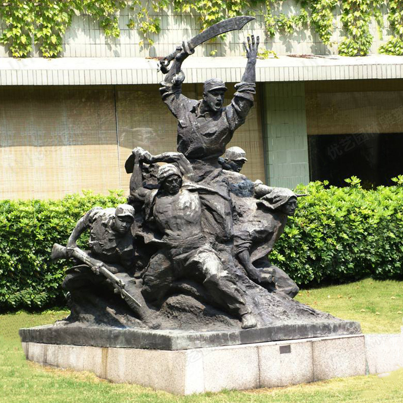 战士冲锋杀敌革命铜人物雕塑工厂直销定制纪念铜士兵人物雕像