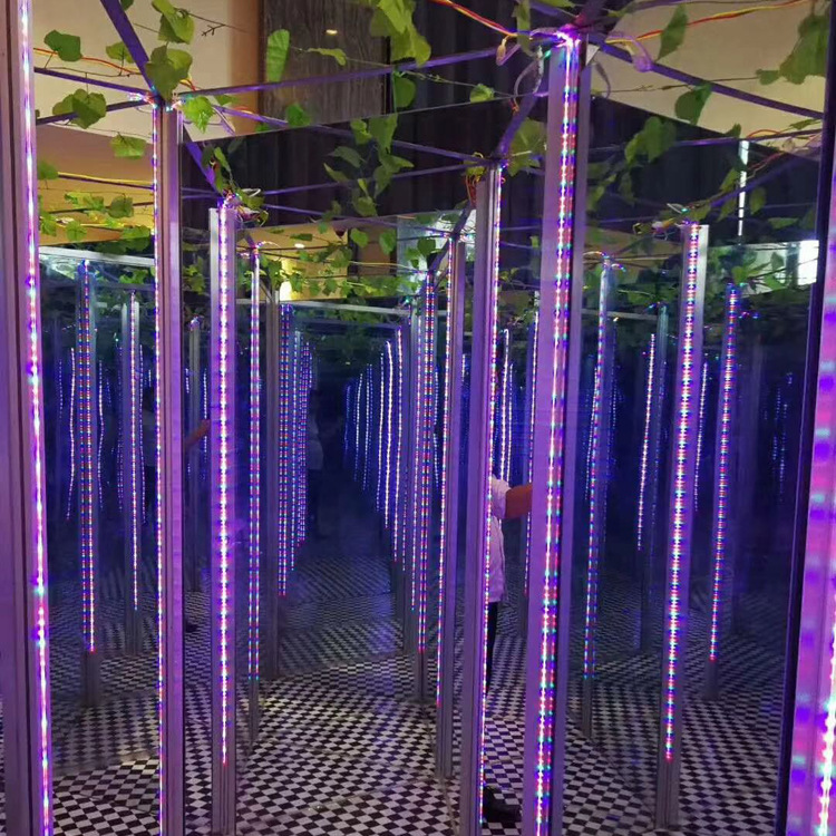 室内商用镜子迷宫 防爆强化玻璃迷宫 节庆日闯关互动道具源头厂家