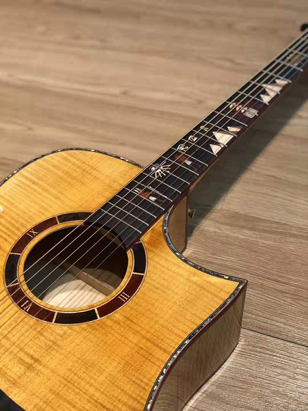 万尼达vinida 沙漠之舟 41寸虎纹枫木面单民谣吉他批发网红陈逗逗-阿