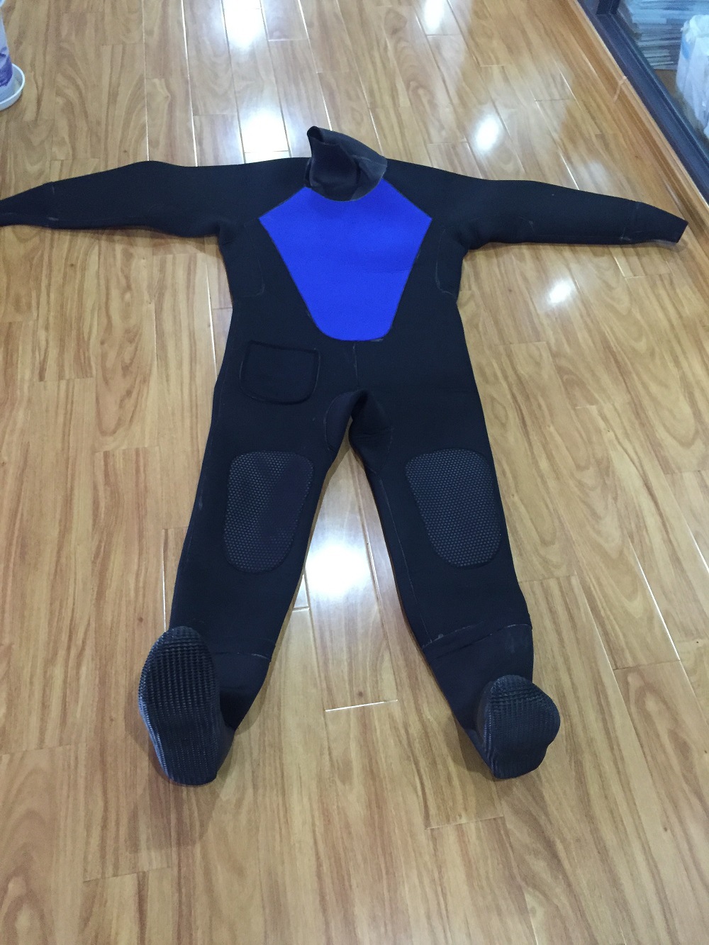供应半干式潜水服 7mm耐磨干式潜水衣 干式潜水衣 潜水服