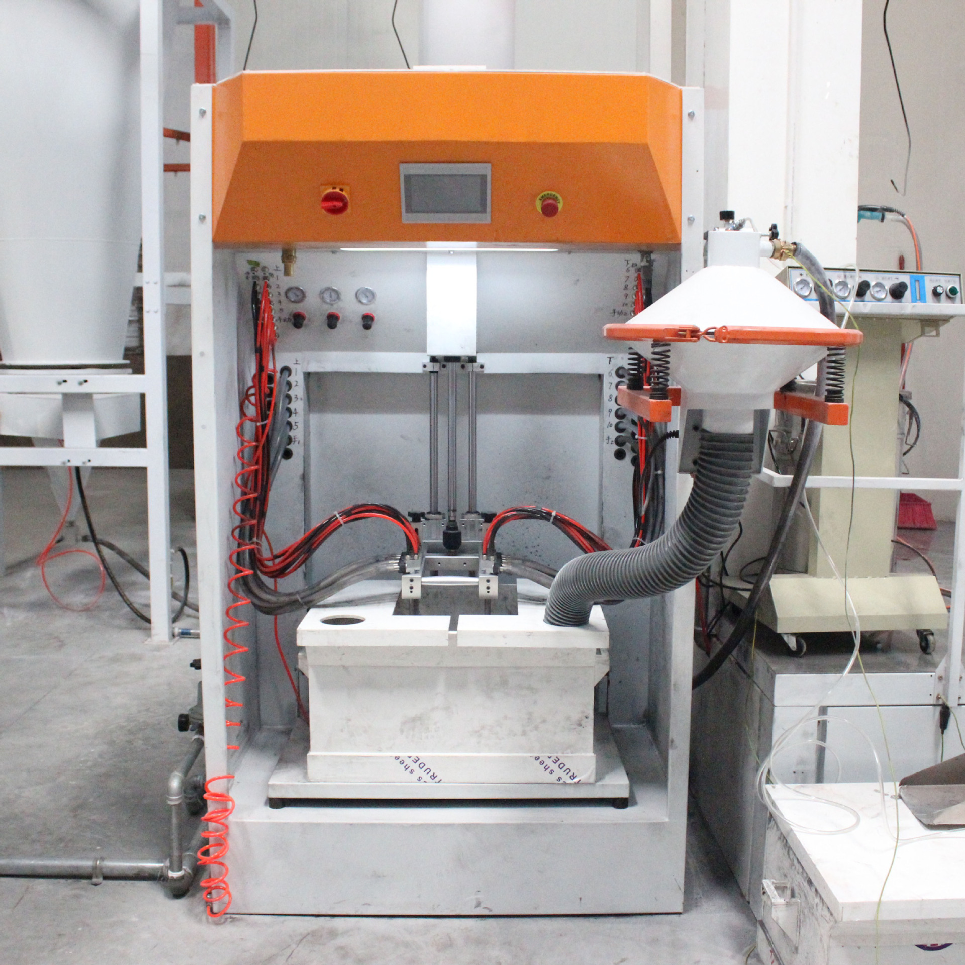 自动粉末喷涂设备喷粉台升降机集中供粉喷涂流水线快速换色