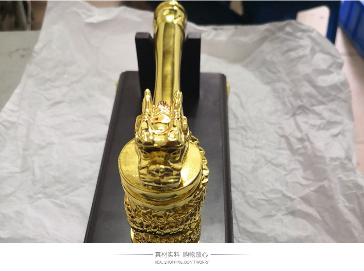 定制金属工艺品摆件 金属几何形 龙头槌 办公场所 桌面工艺品摆件