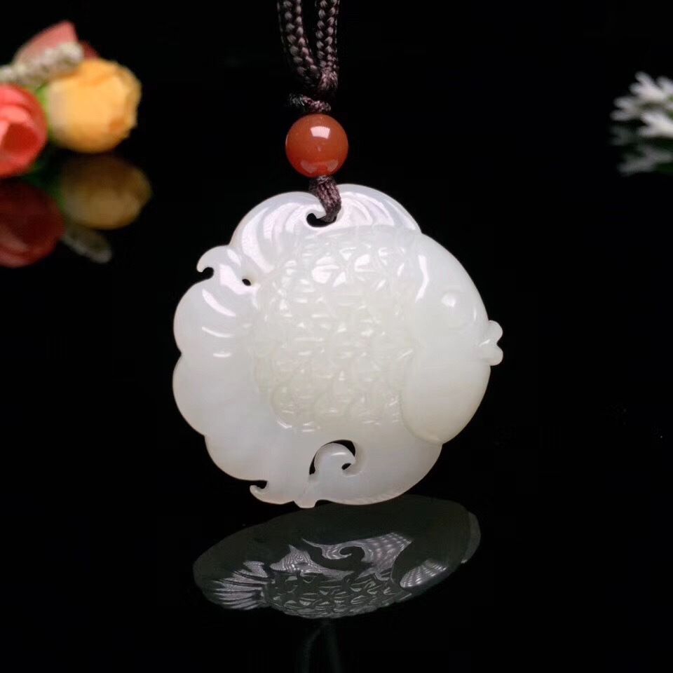 和田玉圆形金鱼吊坠年年有余鱼儿童玉坠女宝宝平安锁玉石玉佩项链