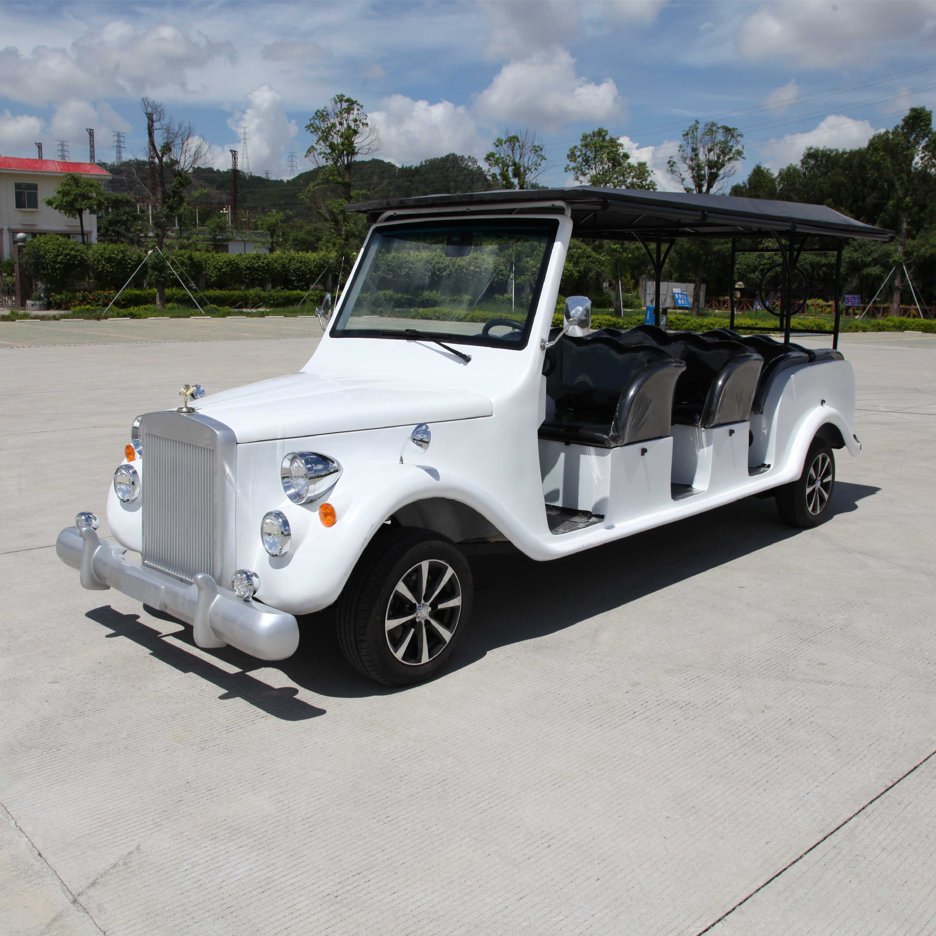定制新款8八座欧式复古电动老爷车旅游景区观光车四轮成人看房车