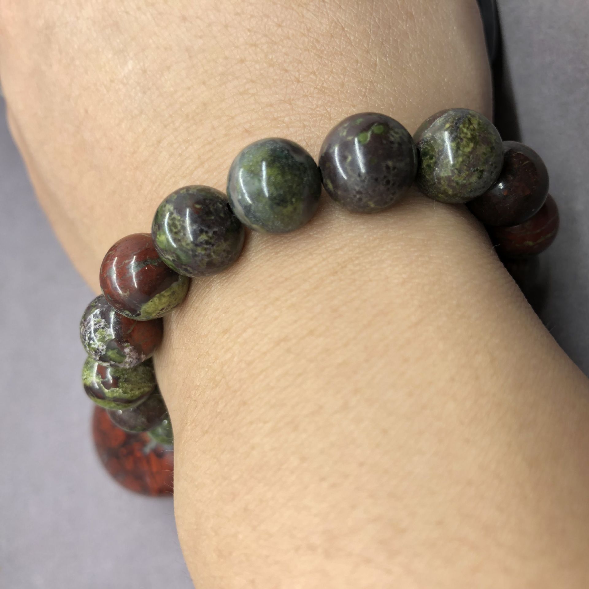 纯天然男士龙血石手链批发 6-12mm活血diy龙血石手串厂家直销wish