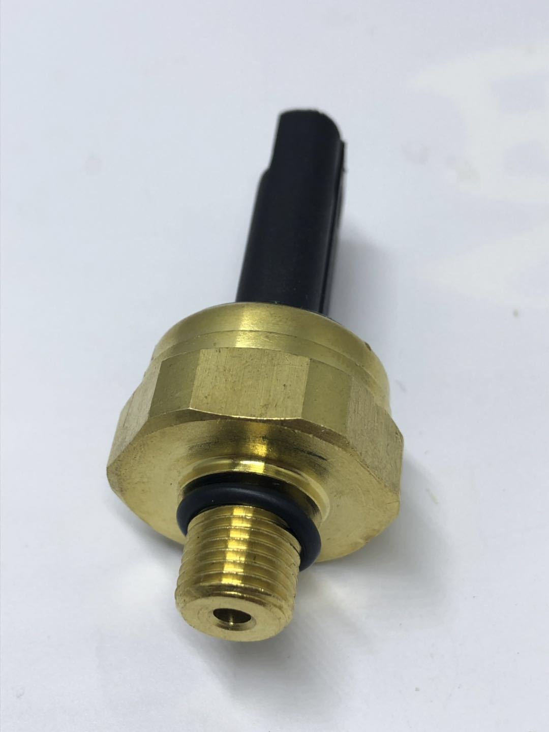 适用于宝马x6e71压力传感器低压燃油传感器713537614317