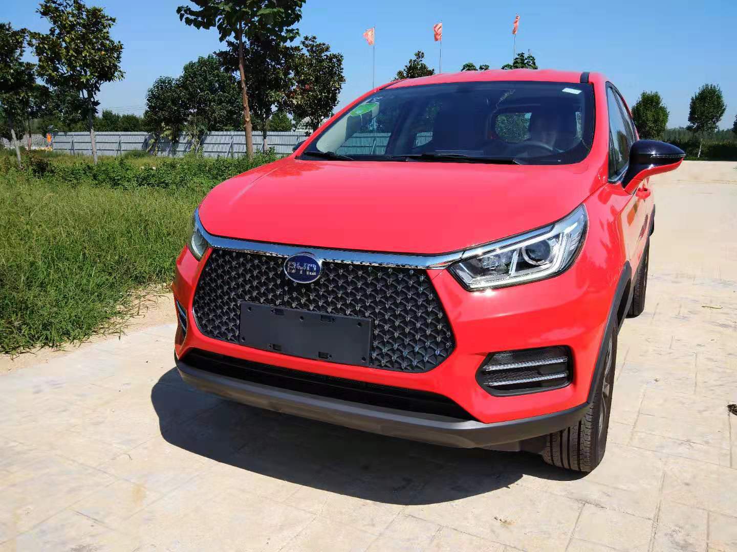 红色电动小霸王比亚迪s2用车分享