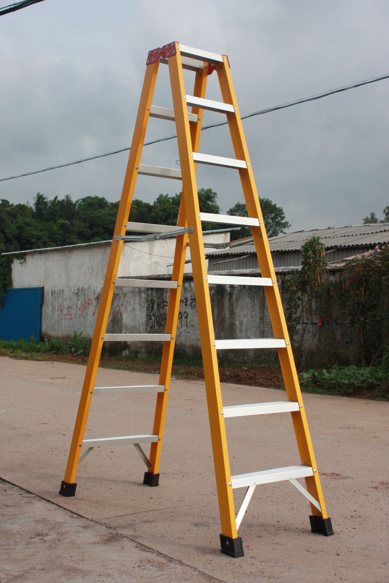 广东创乾电工梯子工程安全梯玻璃钢纤维铝合金踏板绝缘人字梯cqjl