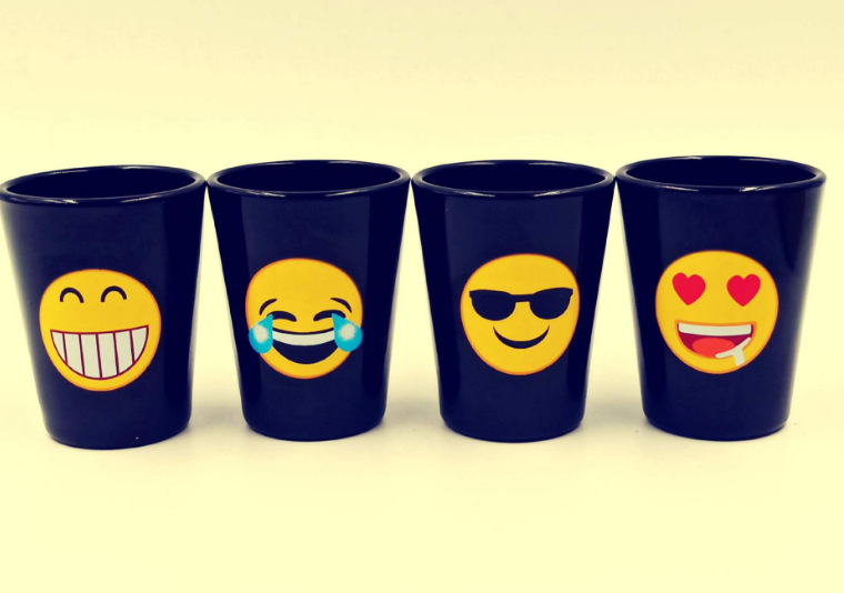 emoji shot创意qq微信表情图案玻璃烈酒杯4件套威士忌洋酒杯50ml