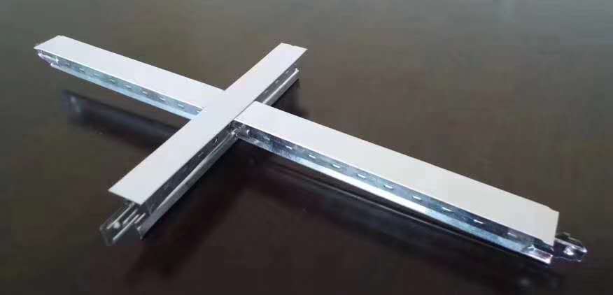 热销推荐 轻钢龙骨t型烤漆龙骨 隔墙吊顶轻钢龙骨