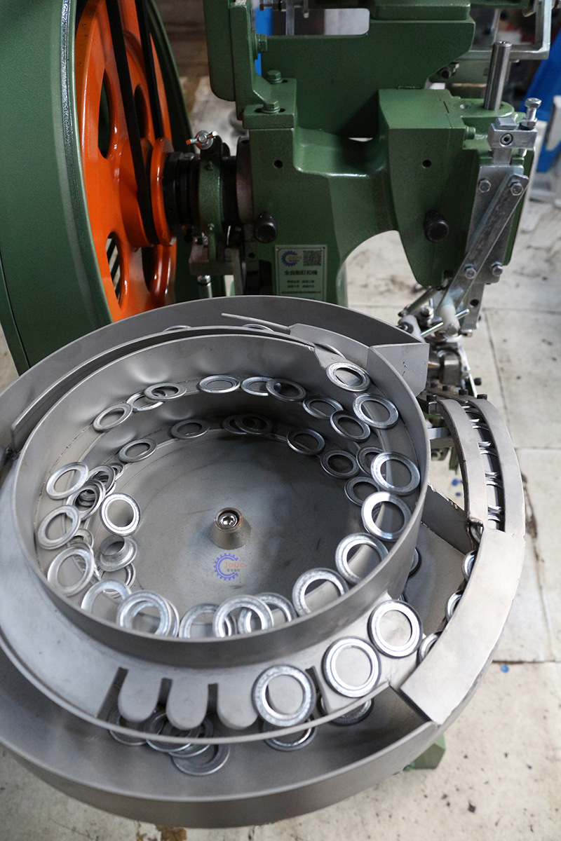 全自动篷布扣眼机 篷布砸扣机 一次成型无需打孔 铆合工整准确