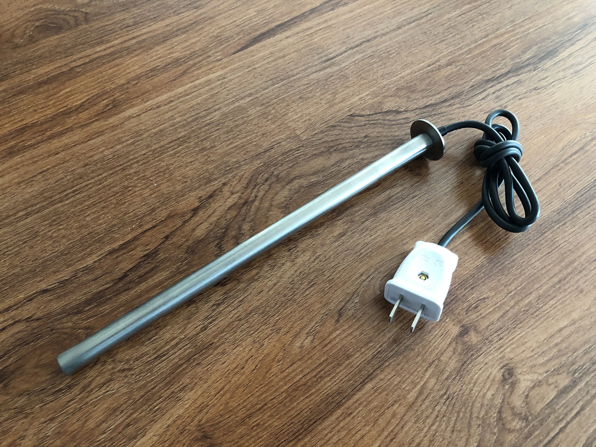 2(直径)厘米材料组成:陶瓷发热芯片,不锈钢产品名称:瓶装水加热棒产品