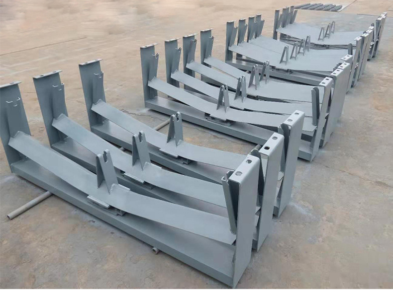 产地货源皮带机槽型支架锥形下调心托辊支架组智能纠偏托辊支架