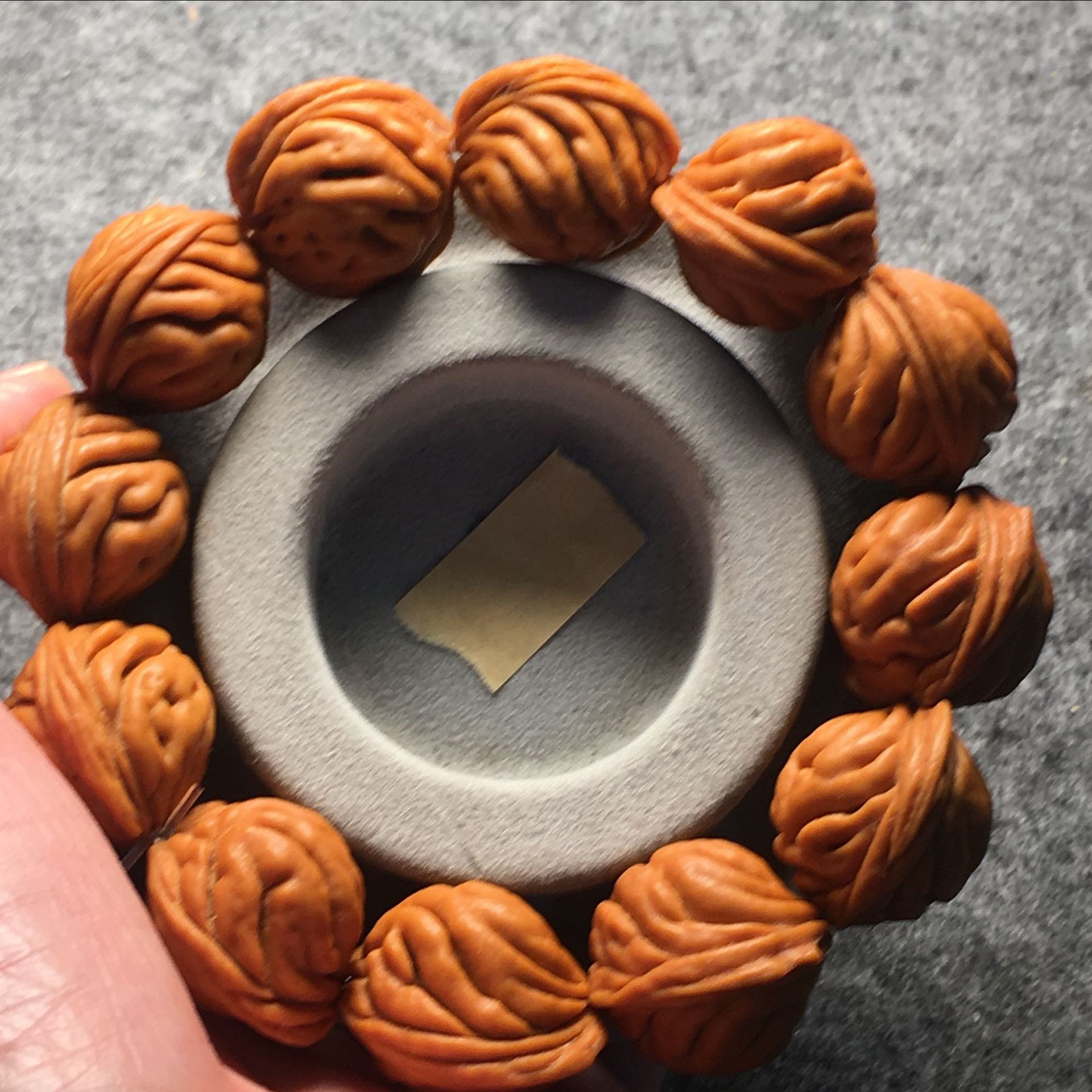 优质货源精选野生秦岭 龙纹核桃 手串 金鱼肚 文玩佛珠