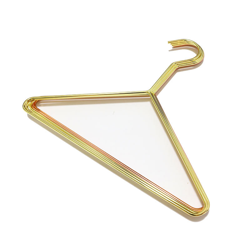 北欧金色三角形儿童衣架 毛巾童装展示架金属几何长钩服装店衣架