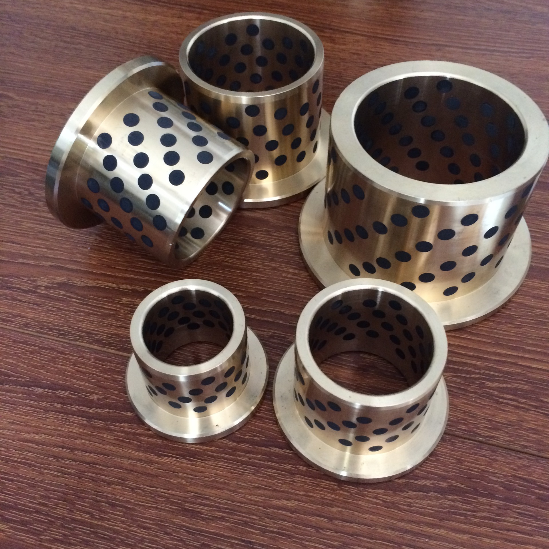 批发零售石墨铜套 自润滑无油轴承法兰翻边轴套 90*110*90衬套