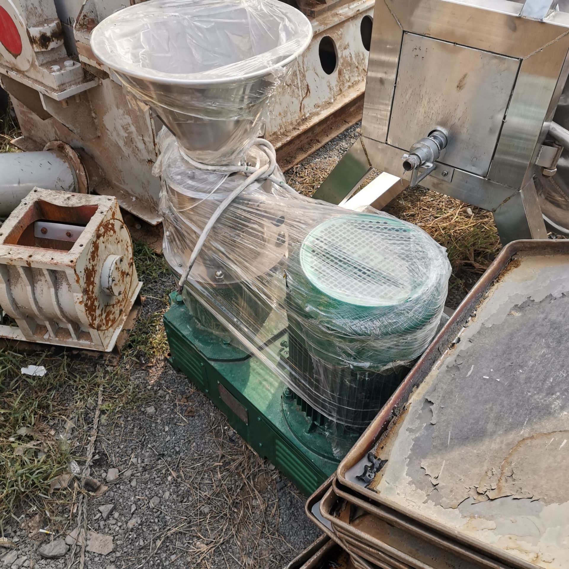 出售二手11kw胶体磨辣椒酱苹果酱食品胶体磨130型立式胶体磨回收