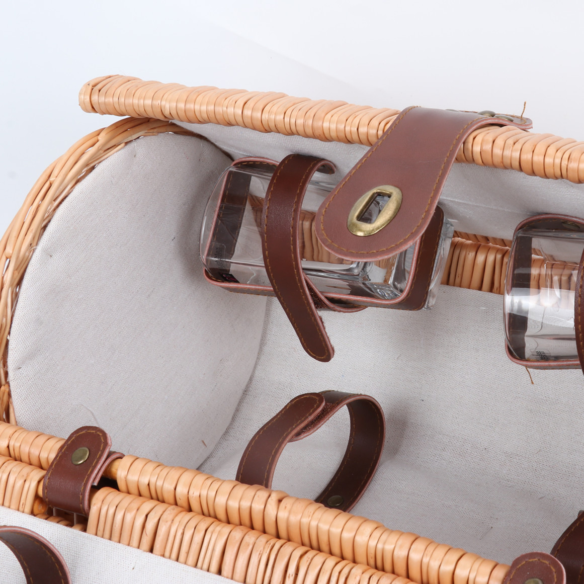 Wicker Cylindrical Dining Basket Factory Specializes in Making Various Designs Picnic Basket Picnic with Tableware Box