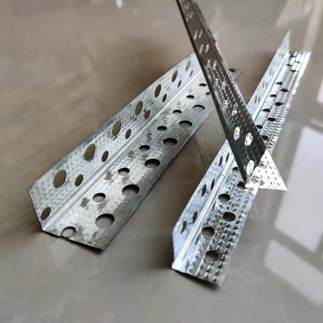 临沂厂家吊顶隔墙金属冲孔边角护角修边骨l型压麻点25x25mm
