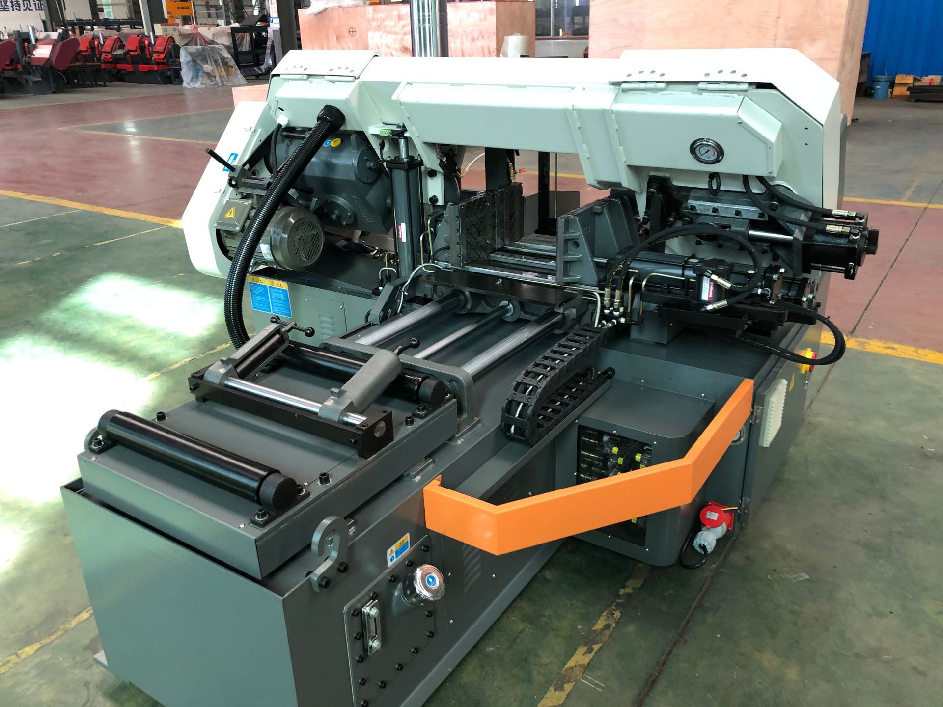 锯力煌b33数控全自动带锯床高速智能带锯床液压带锯床双柱带锯床