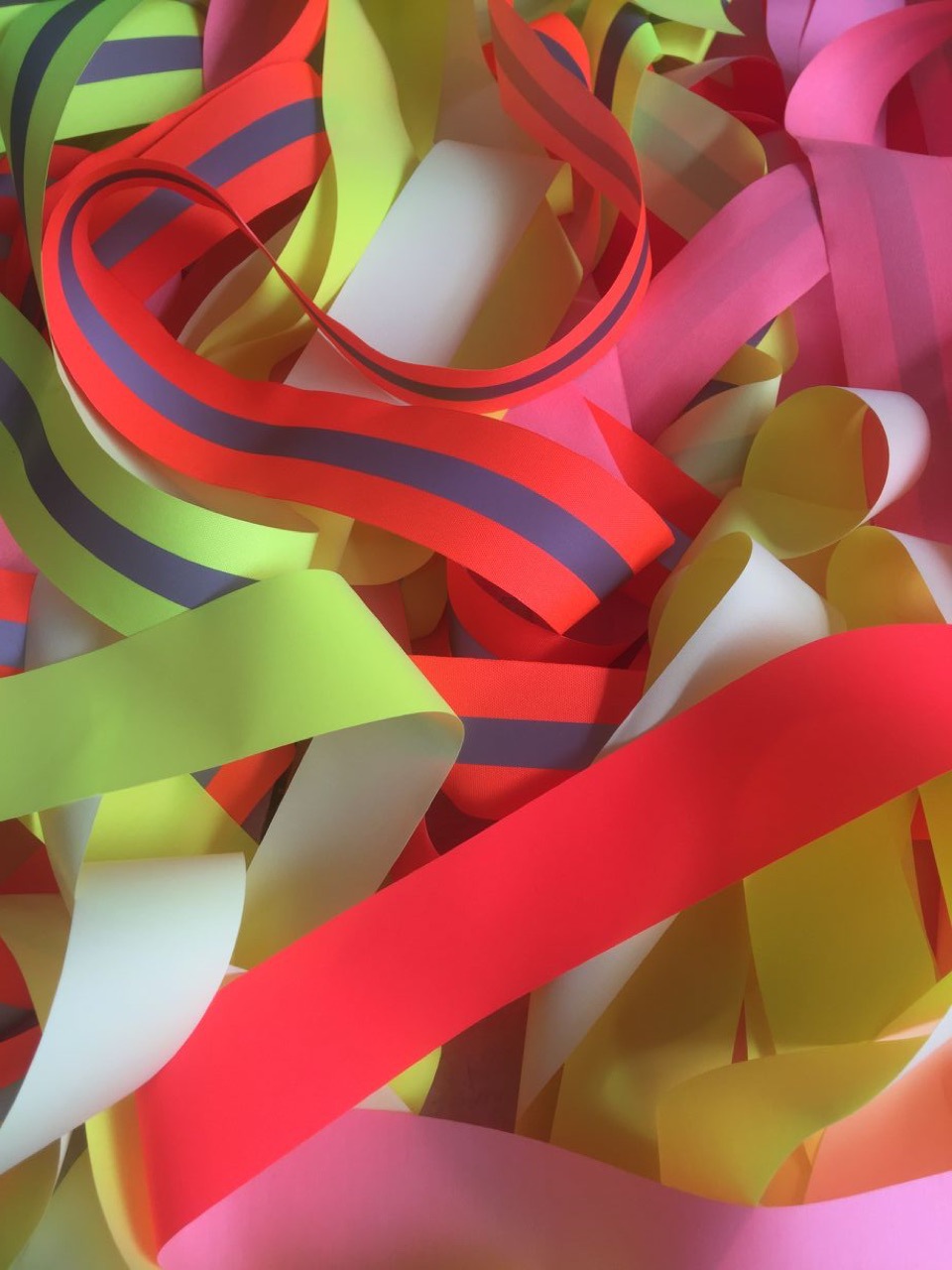 供应彩色反光布 荧光黄橙色车缝反光布带 工作服消防服安全警示带